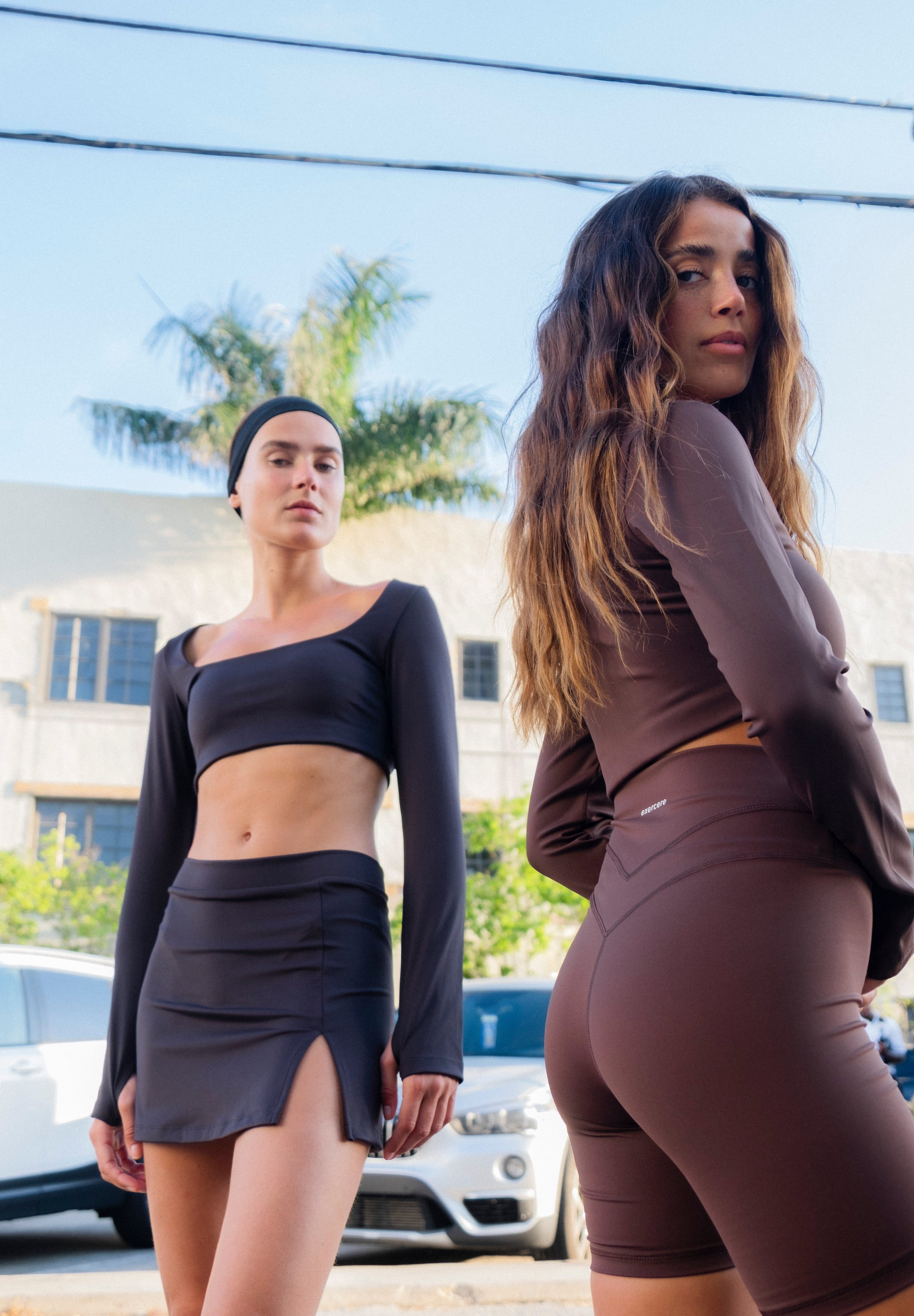 Exercere Blouses Cropped Long Sleeve - Pecan Brown